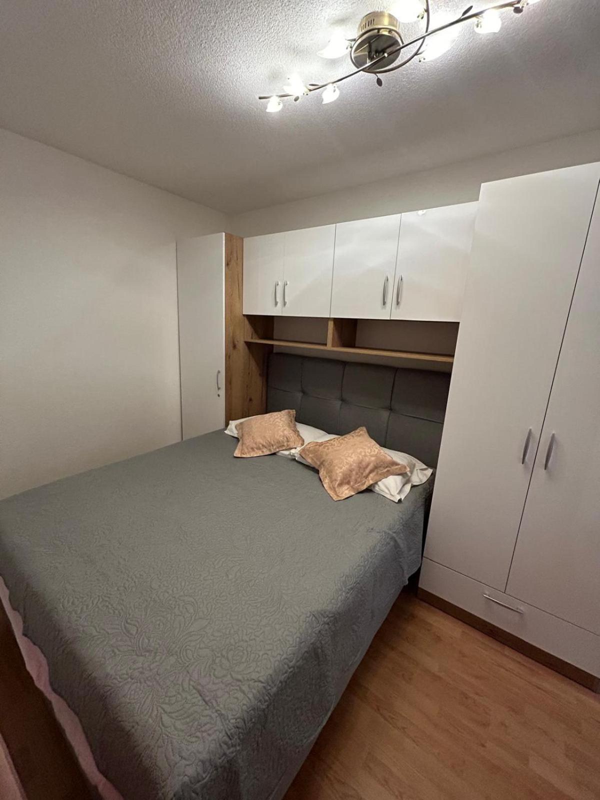 Apartment Lovre Topic Baška Voda Exterior foto
